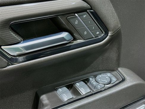 Used 2024 GMC Sierra 2500 AT4 w/ AT4 Premium Plus Package image 18