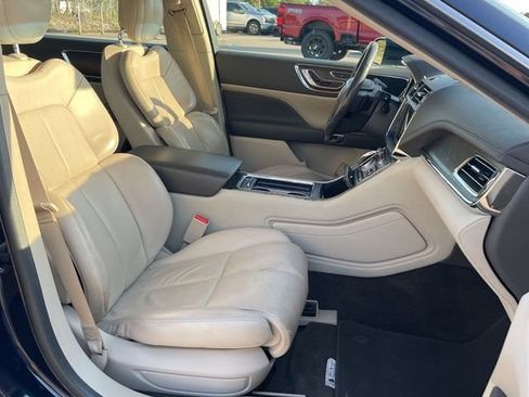 Used 2017 Lincoln Continental Select w/ Climate Package image 6