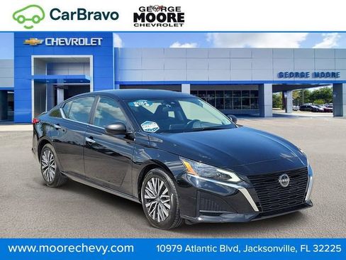 Used 2024 Nissan Altima 2.5 SV FWD image 1