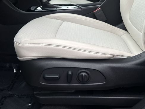 Used 2023 Buick Encore GX Preferred w/ Cold Weather Comfort Package image 14