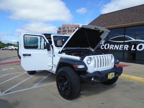 Used 2018 Jeep Wrangler Unlimited Sport S AWD/4WD image 18