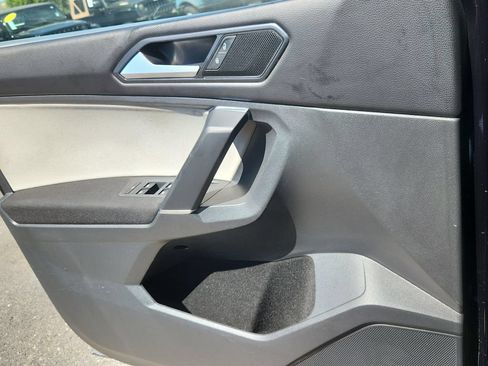 Used 2018 Volkswagen Tiguan S FWD image 8