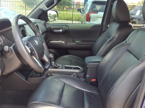 Used 2022 Toyota Tacoma TRD Sport w/ TRD Premium Sport Package RWD image 24