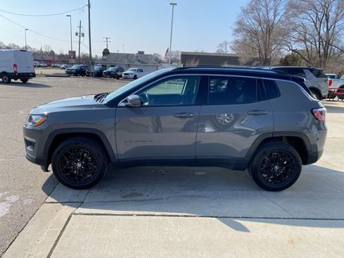 Used 2019 Jeep Compass Limited image 7