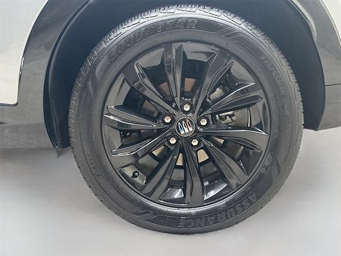 Certified 2024 Buick Envista Sport Touring image 28