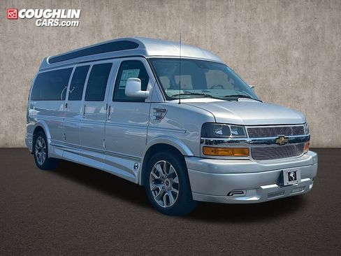 New 2025 Chevrolet Express 2500 Work Van w/ Driver Convenience Package image 1