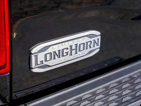 Used 2025 RAM 2500 Limited AWD/4WD image 30