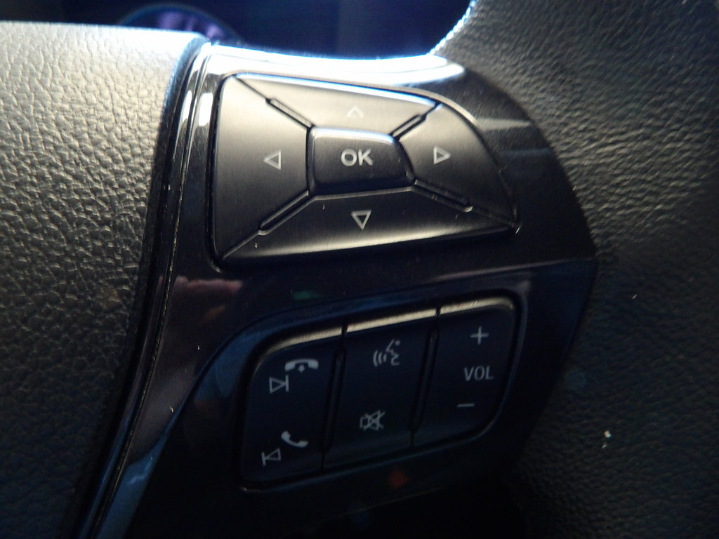Used 2018 Ford Explorer XLT w/ Equipment Group 202A FWD image 32