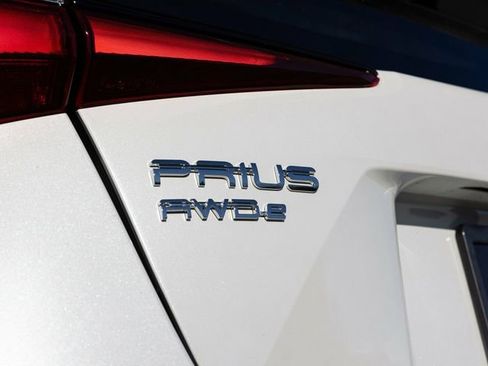 Used 2021 Toyota Prius AWD image 53