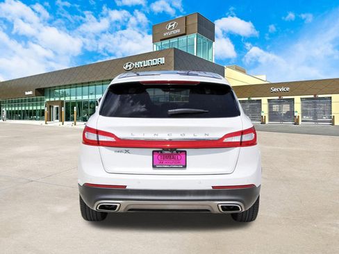 Used 2017 Lincoln MKX Reserve w/ Lincoln MKX Climate Package FWD image 7