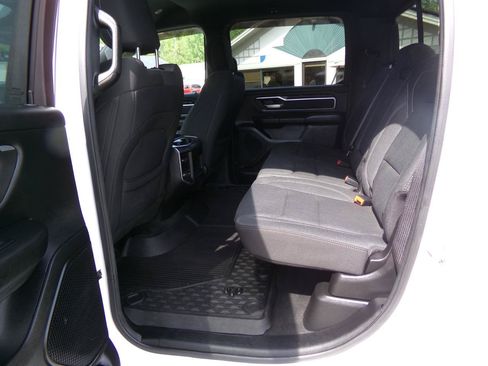 Used 2019 RAM 1500 Big Horn AWD/4WD image 12