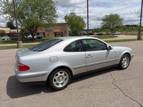 Used 1999 Mercedes-Benz CLK 320 Coupe image 14