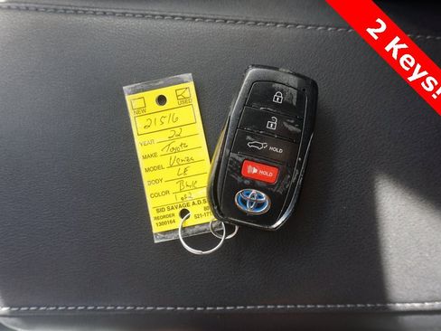 Certified 2022 Toyota Venza LE image 33