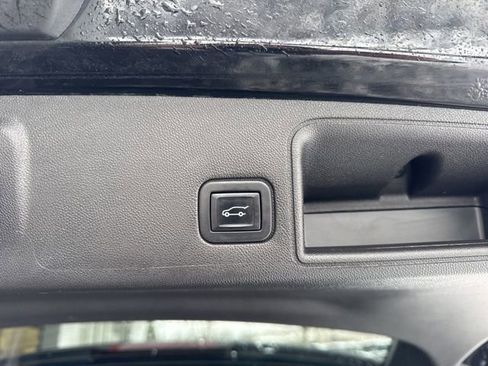 Used 2022 GMC Terrain SLE w/ Driver Convenience Package image 22