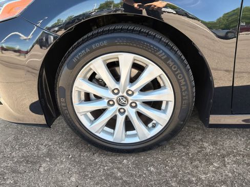 Used 2019 Toyota Camry LE FWD image 12