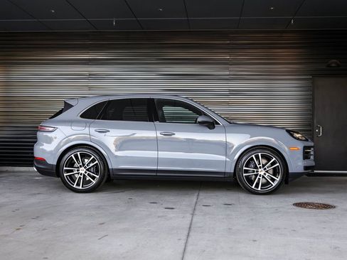 New 2026 Porsche Cayenne AWD/4WD image 8