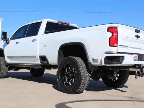 Used 2026 Chevrolet Silverado 3500 High Country w/ High Country Premium Package image 42