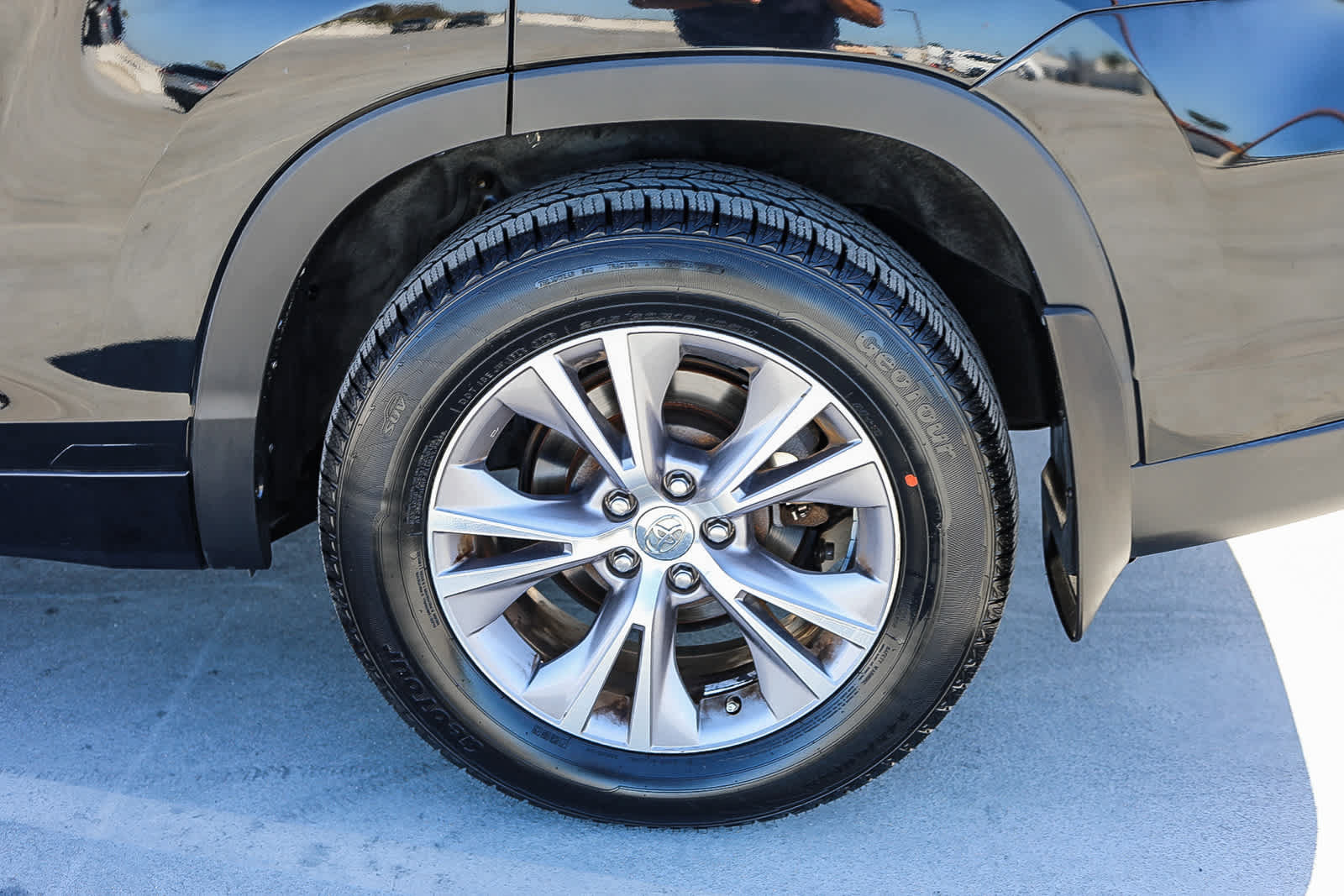 Used 2015 Toyota Highlander XLE AWD/4WD image 11