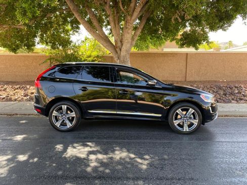 Used 2017 Volvo XC60 T5 Dynamic w/ Preferred Option Package FWD image 6