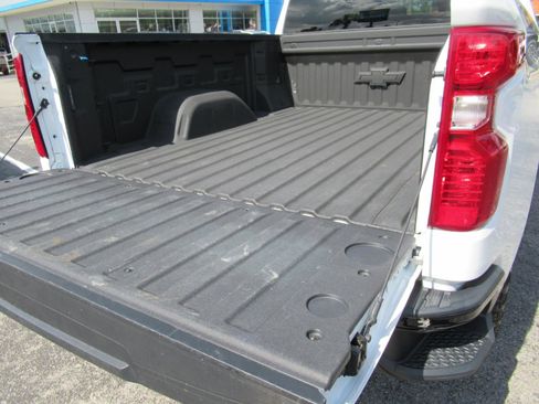 Used 2024 Chevrolet Silverado 1500 Custom Trail Boss w/ LPO, Dark Essentials Package AWD/4WD image 10