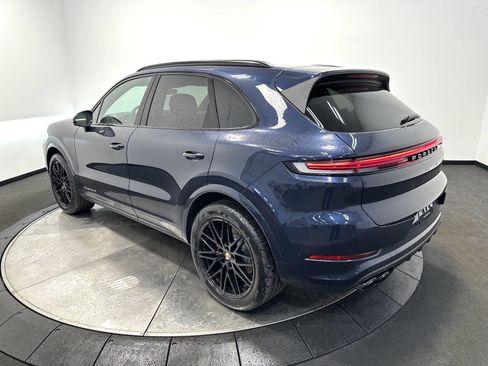 New 2026 Porsche Cayenne S image 3