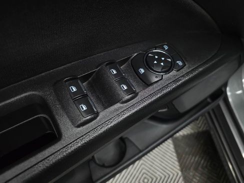 Used 2020 Ford Fusion SE FWD image 29