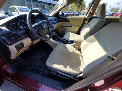 Used 2016 Honda Accord EX image 6