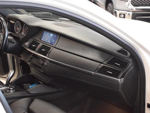 Used 2014 BMW X6 M image 41
