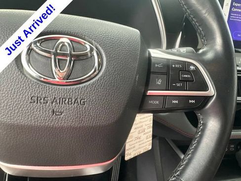 Used 2023 Toyota Highlander XSE FWD image 20