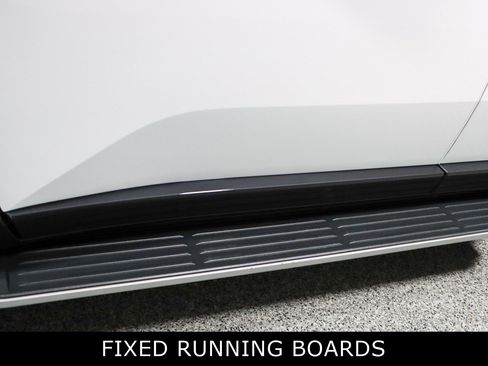 Used 2025 Lexus GX 550 w/ Accessory Package (2T) image 12