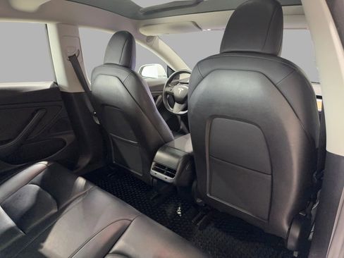 Used 2019 Tesla Model 3 Standard Range image 27