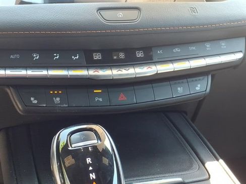 Used 2021 Cadillac XT4 Sport w/ Sun And Sound Package AWD/4WD image 8