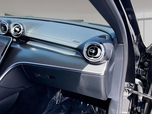 Used 2025 Mercedes-Benz C 300 Sedan image 24