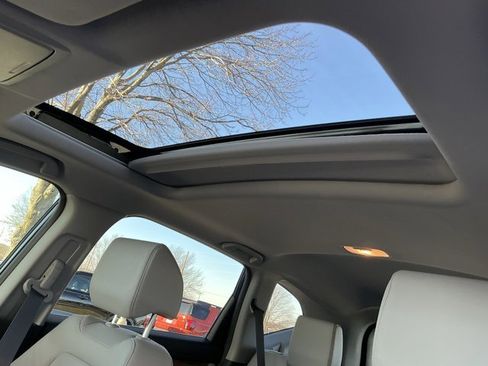 Used 2017 Honda CR-V Touring image 19