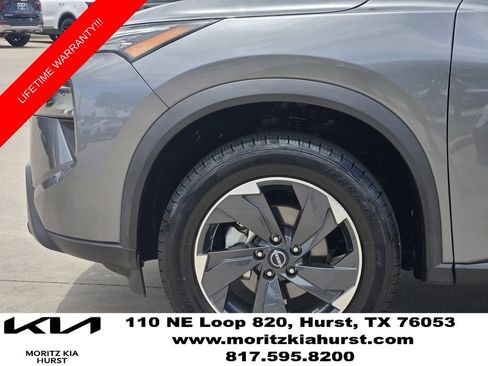 Used 2024 Nissan Rogue SV FWD image 14