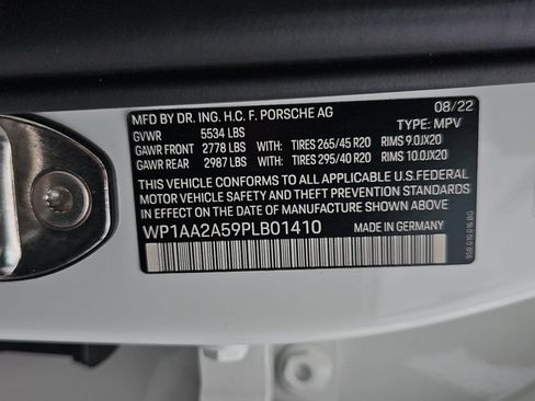 Used 2023 Porsche Macan Turbo AWD/4WD image 31