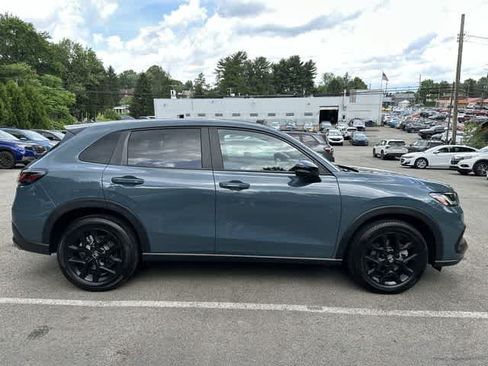 Used 2025 Honda HR-V Sport image 3