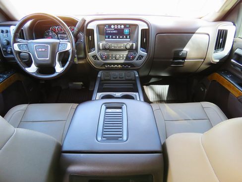 Used 2018 GMC Sierra 1500 SLT AWD/4WD image 31