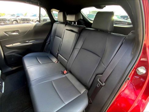 Used 2024 Toyota Venza Limited image 19