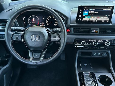 Used 2024 Honda Pilot TrailSport image 14