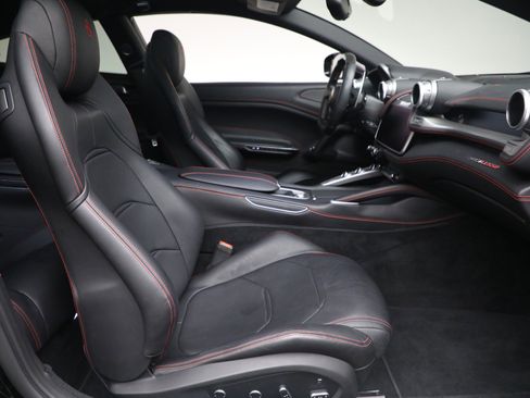 Certified 2018 Ferrari GTC4Lusso image 17