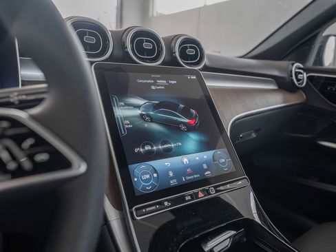 Used 2024 Mercedes-Benz C 300 4MATIC Sedan image 34