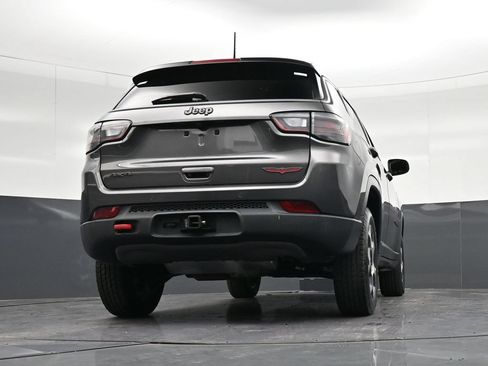 Used 2022 Jeep Compass Trailhawk w/ Trailhawk Elite Group AWD/4WD image 32