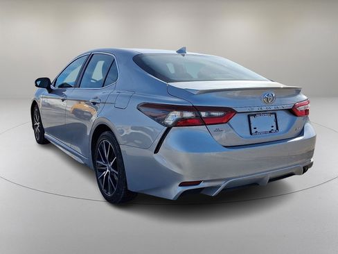 Used 2021 Toyota Camry SE image 8