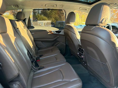 Used 2019 Audi Q7 3.0T Prestige w/ Prestige Package image 18