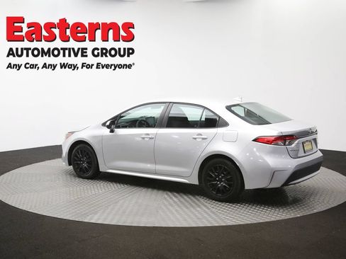 Used 2021 Toyota Corolla LE FWD image 61