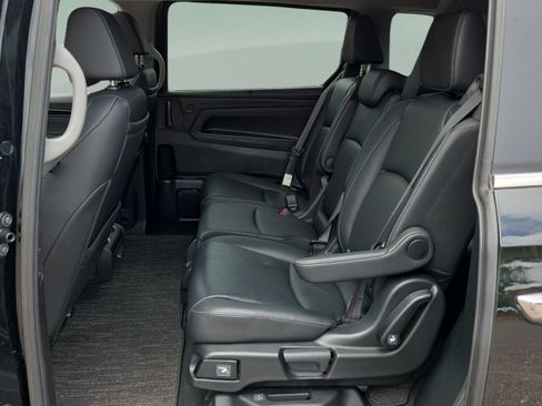 Used 2023 Honda Odyssey Touring image 9