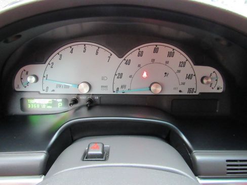 Used 2002 Ford Thunderbird RWD image 29