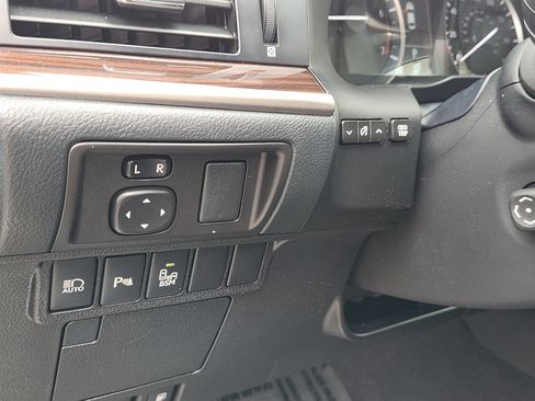Used 2017 Lexus ES 350 w/ Luxury Package FWD image 12