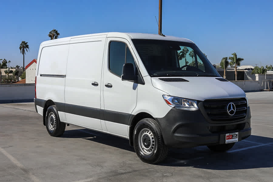 Used 2024 Mercedes-Benz Sprinter 2500 image 4